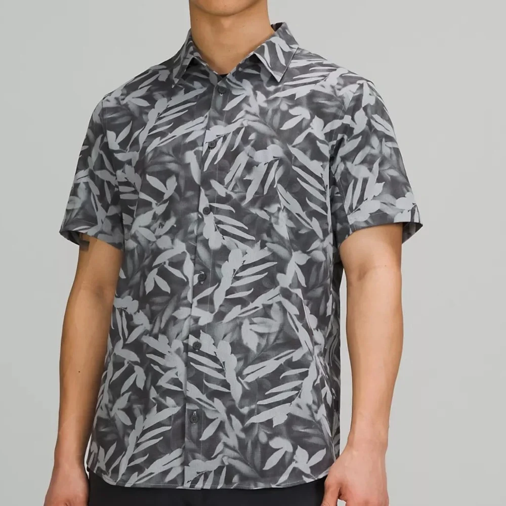 Lululemon Airing Easy Short Sleeve Button Down Shirt Size L New Spray Leaf